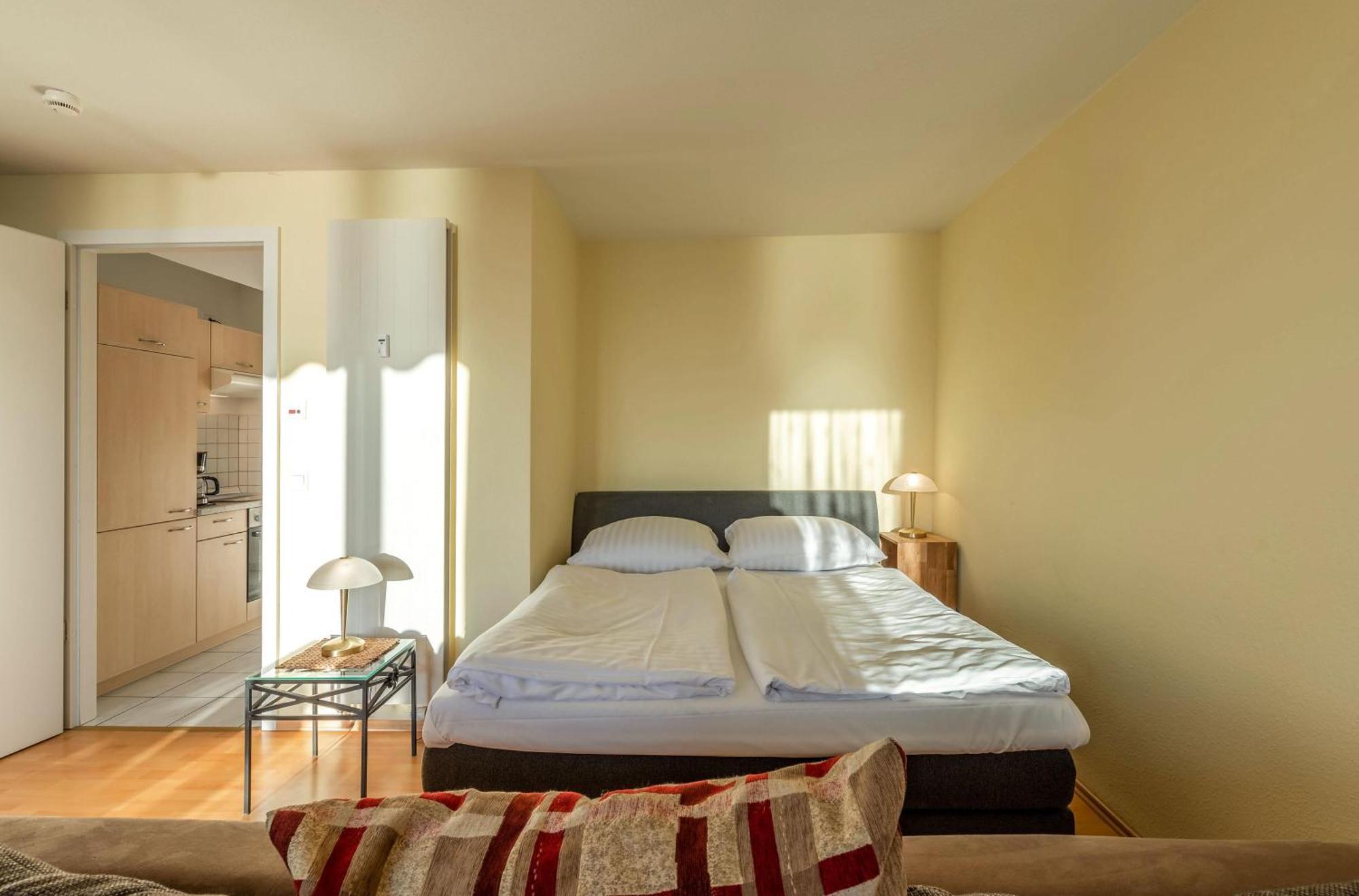 Residenz Am Seeufer Apartment Waren  Bagian luar foto