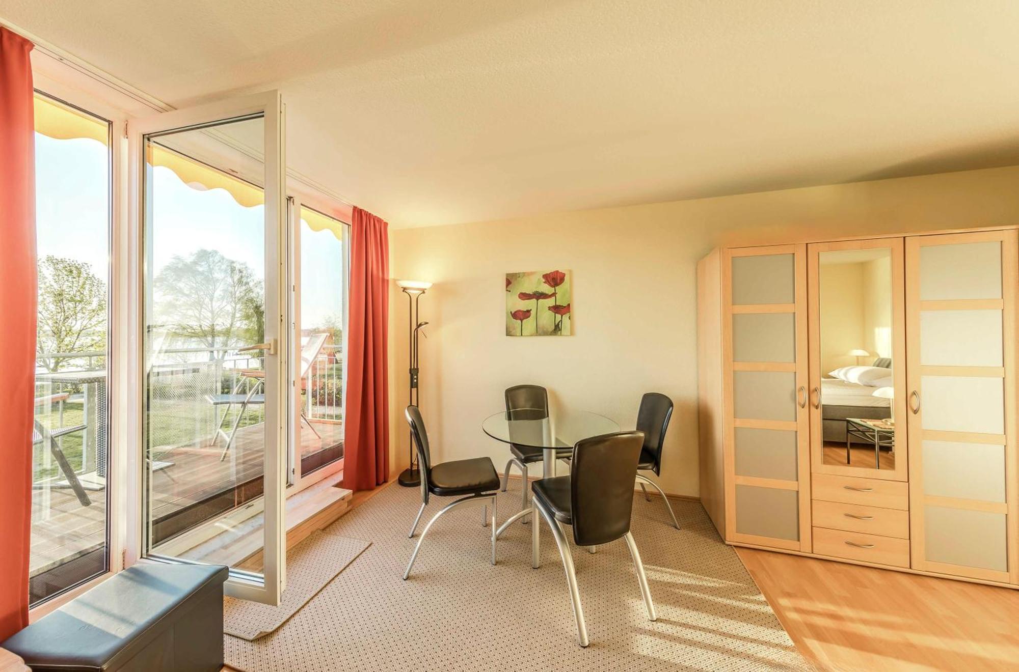 Residenz Am Seeufer Apartment Waren  Bagian luar foto